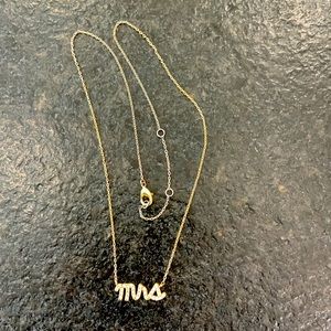 Mrs. Necklace